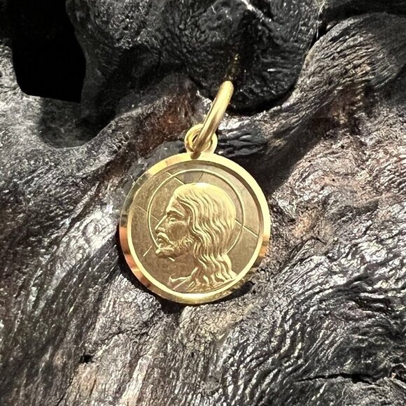 Vintage Jewelry - Vintage 14K Yellow Gold Jesus Profile Protection Medal Pendant  Italy 1.5 g